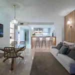 Modern Flat In Marbella, 2Br, Pool & Parking