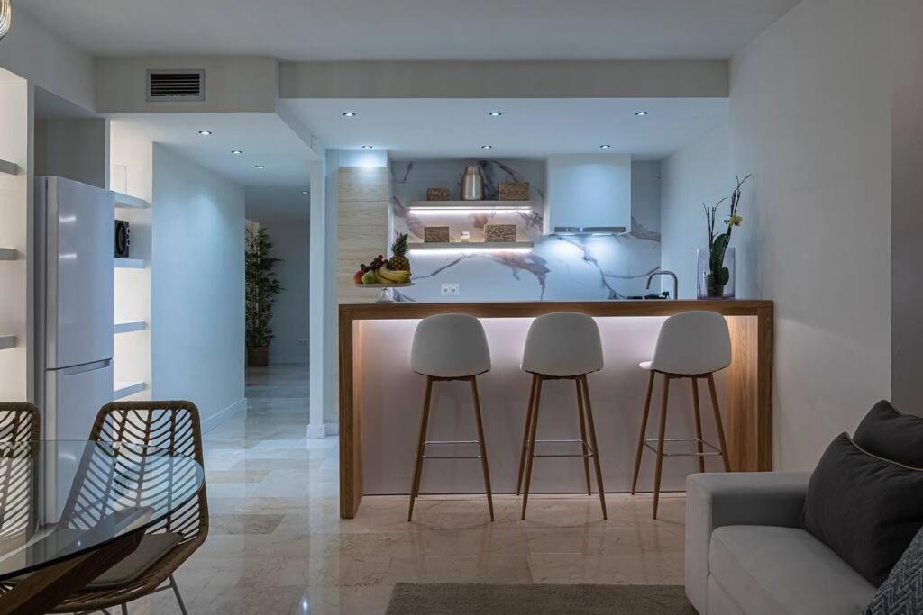 Modern Flat In Marbella, 2br, Pool & Parking *
