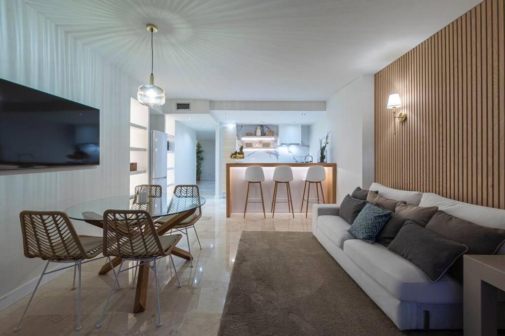 Modern Flat In Marbella, 2br, Pool & Parking Apartment *