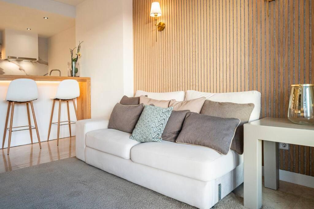 Modern Flat In Marbella, 2br, Pool & Parking *