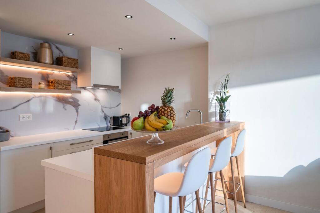 Modern Flat In Marbella, 2br, Pool & Parking