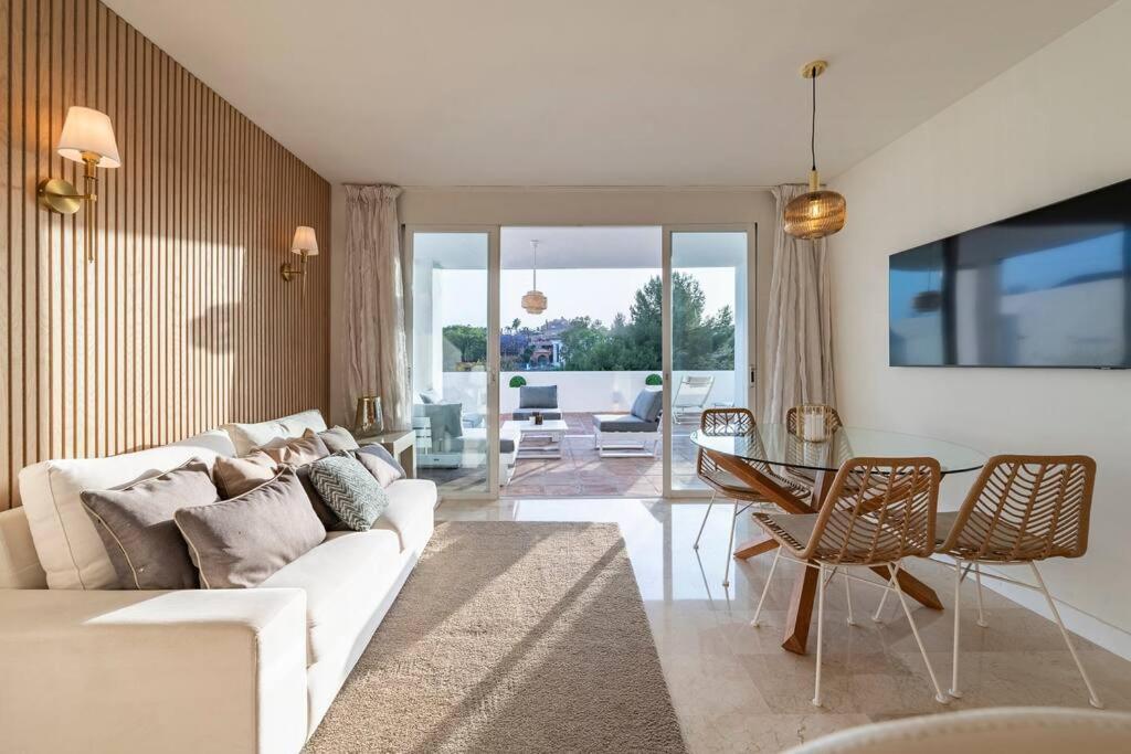 Modern Flat In Marbella, 2br, Pool & Parking Apartment *