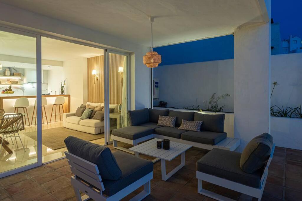 Modern Flat In Marbella, 2br, Pool & Parking *
