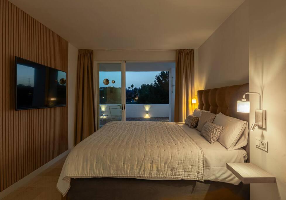 Modern Flat In Marbella, 2br, Pool & Parking Apartment