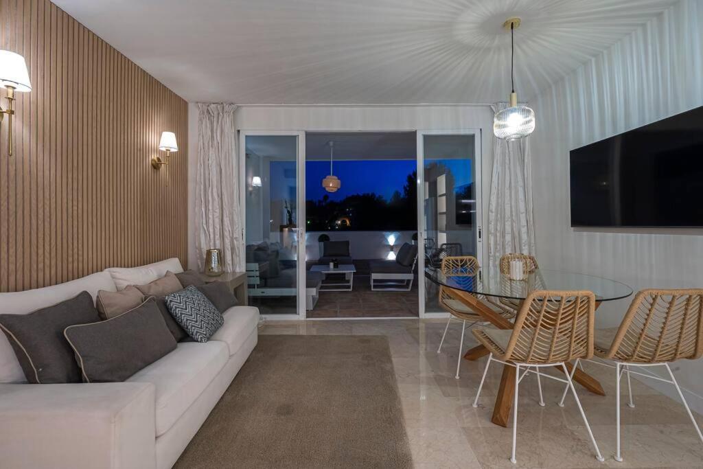 Modern Flat In Marbella, 2br, Pool & Parking * Marbella