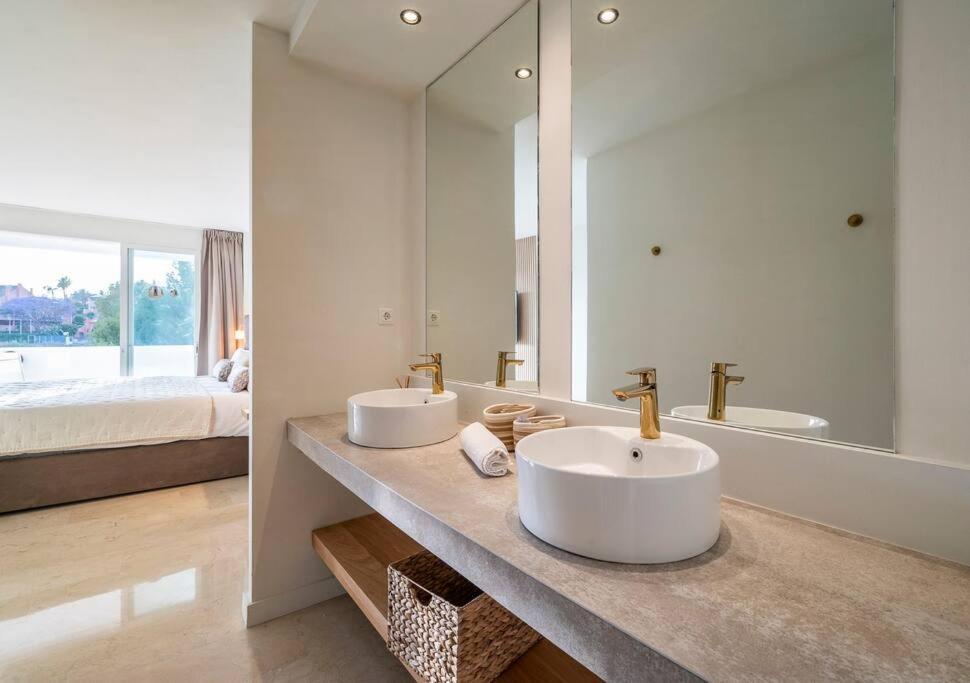 Modern Flat In Marbella, 2br, Pool & Parking Apartament