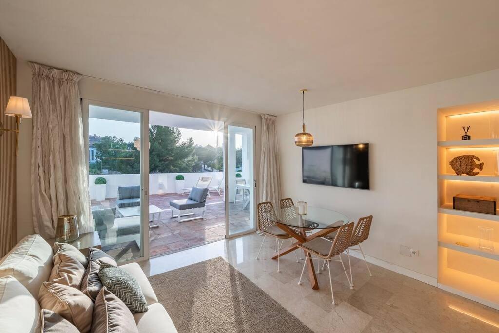 Apartment Modern Flat In Marbella, 2br, Pool & Parking Marbella
