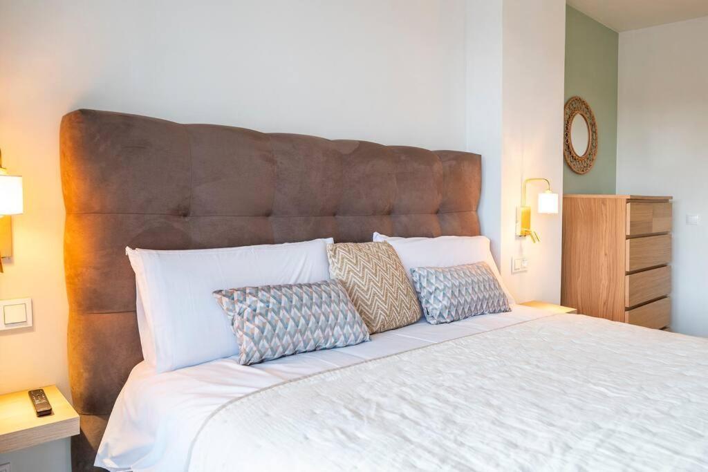 Modern Flat In Marbella, 2br, Pool & Parking *
