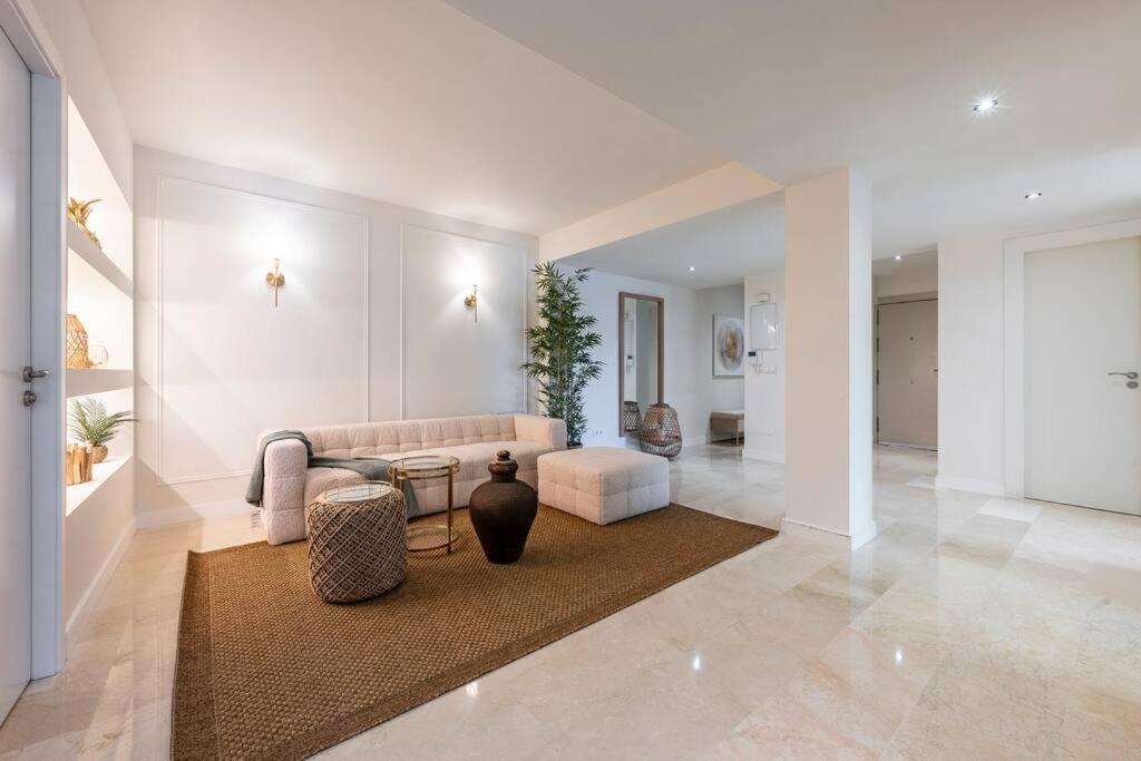 Modern Flat In Marbella, 2br, Pool & Parking Marbella