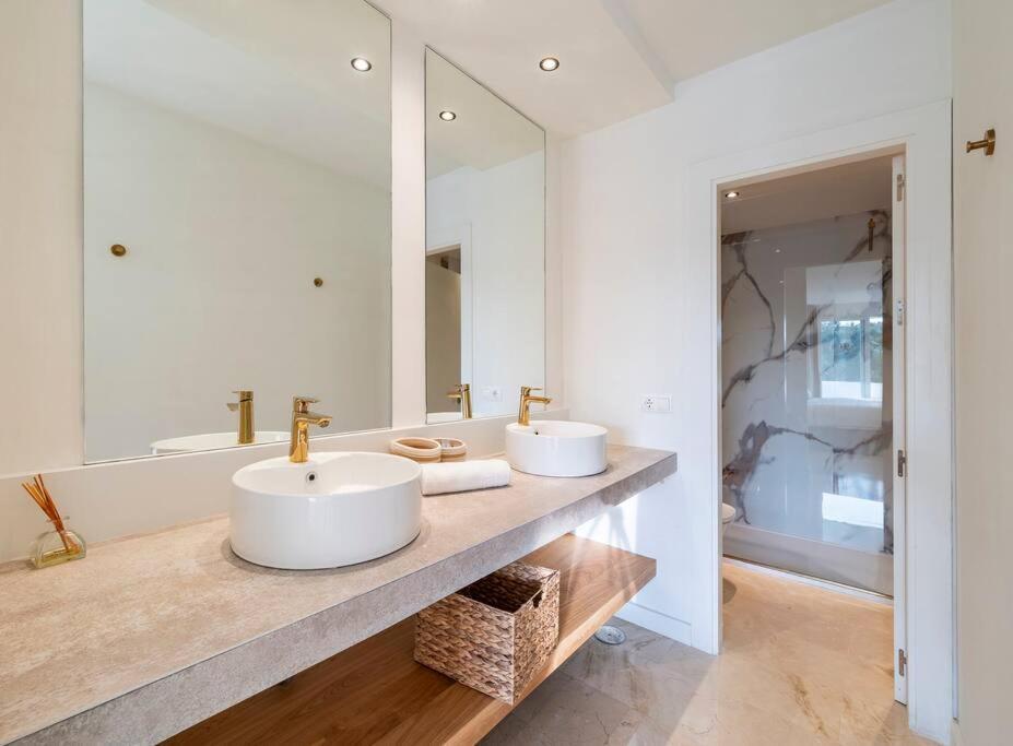 Modern Flat In Marbella, 2br, Pool & Parking Apartment *