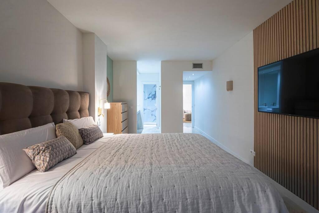 Modern Flat In Marbella, 2br, Pool & Parking Marbella