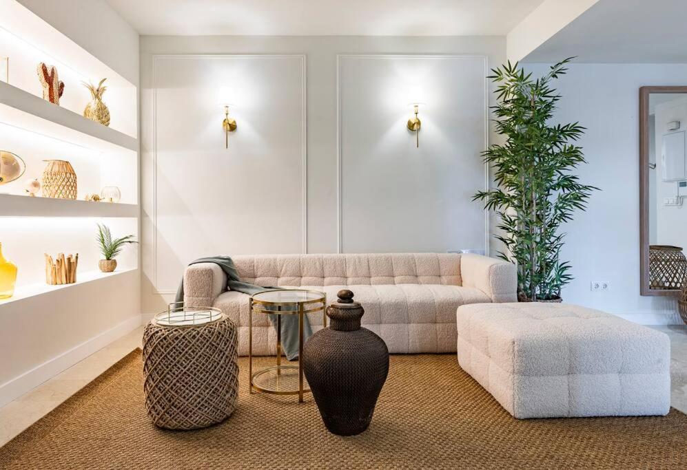 Modern Flat In Marbella, 2br, Pool & Parking Apartment Marbella